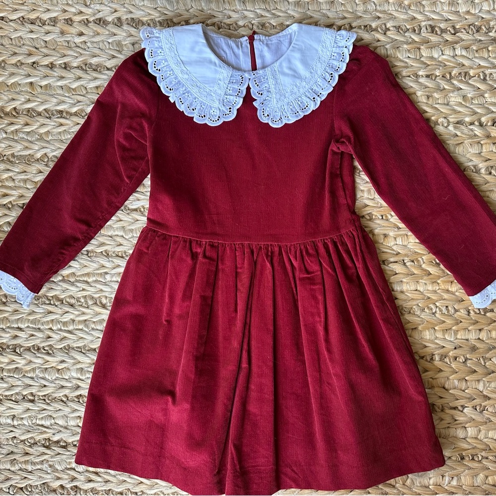 La Coqueta Red Dress with White Lace Collar